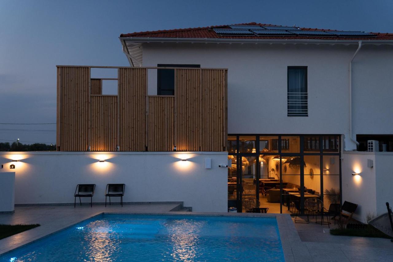 The Pines Boutique Villa - Вама Веке Екстериор снимка
